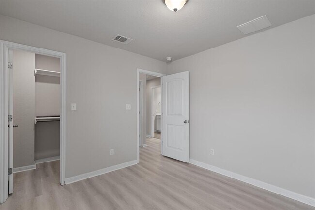 Building Photo - 1509 Everts St