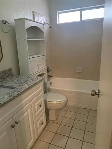 Building Photo - 5412 Village Green Dr