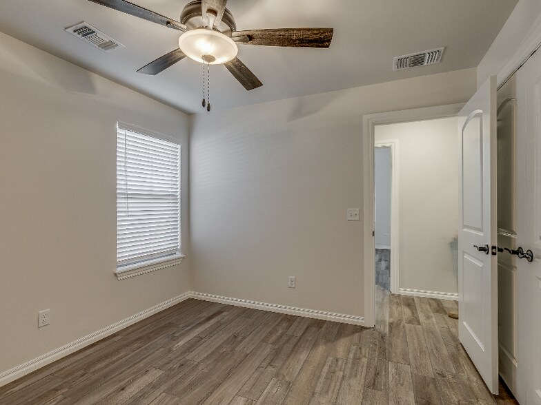 Building Photo - 3125 Grapevine St