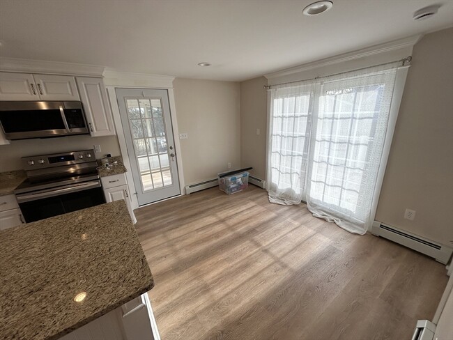 Building Photo - 256 Old Webster Rd