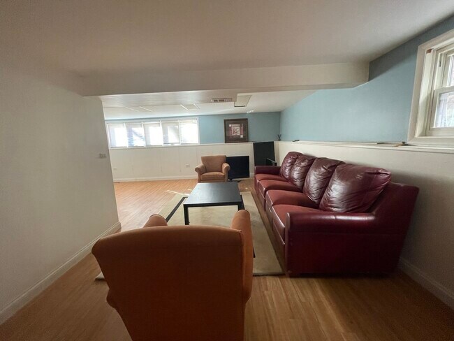 Building Photo - 3925 N Plainfield Ave