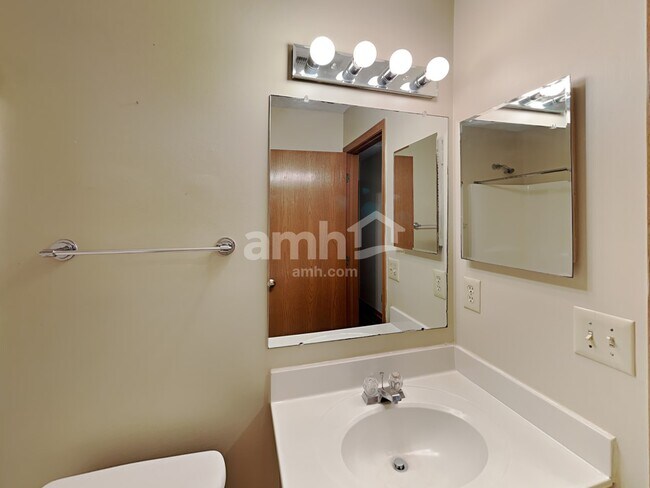 Building Photo - 5787 Coldcreek Dr