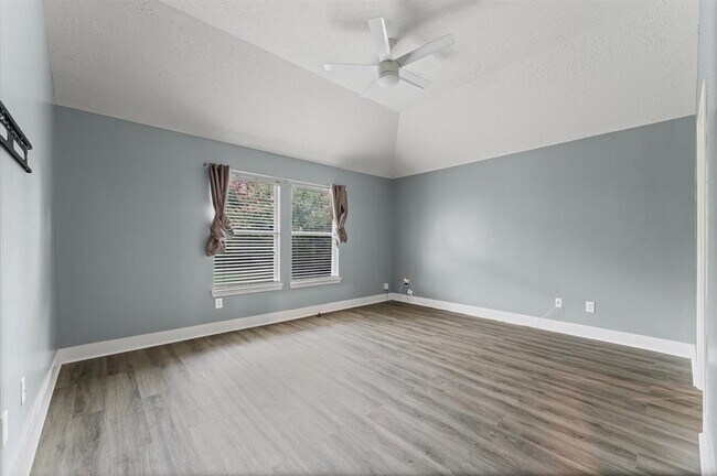 Building Photo - 11919 Piney Bend Dr