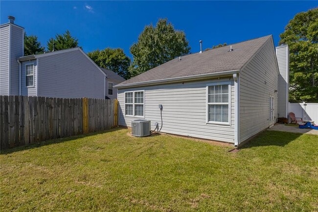 Building Photo - 2375 Lexington Ln