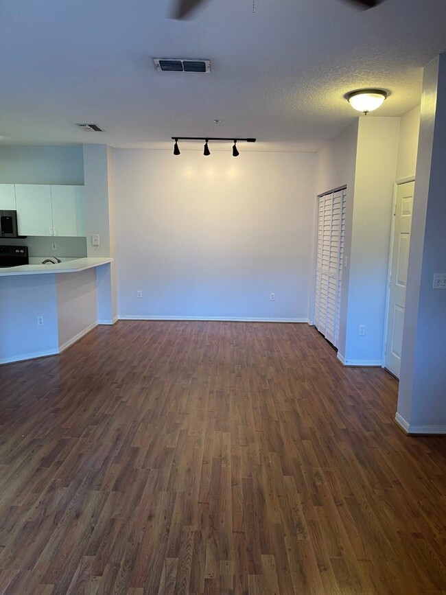 Building Photo - 510 Florida Club Blvd