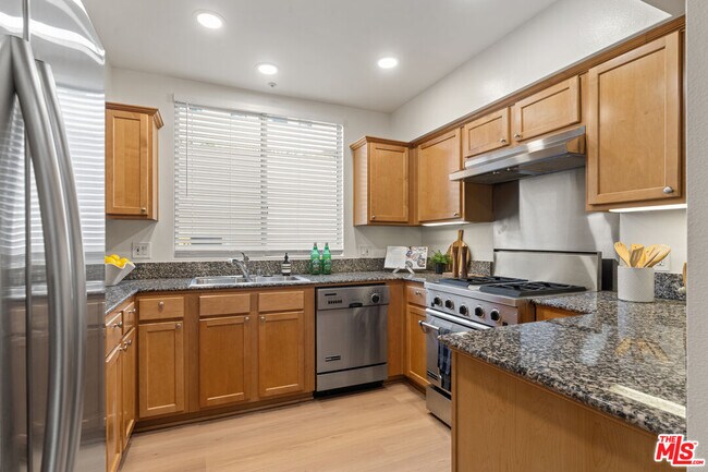 Building Photo - 1222 S Westgate Ave