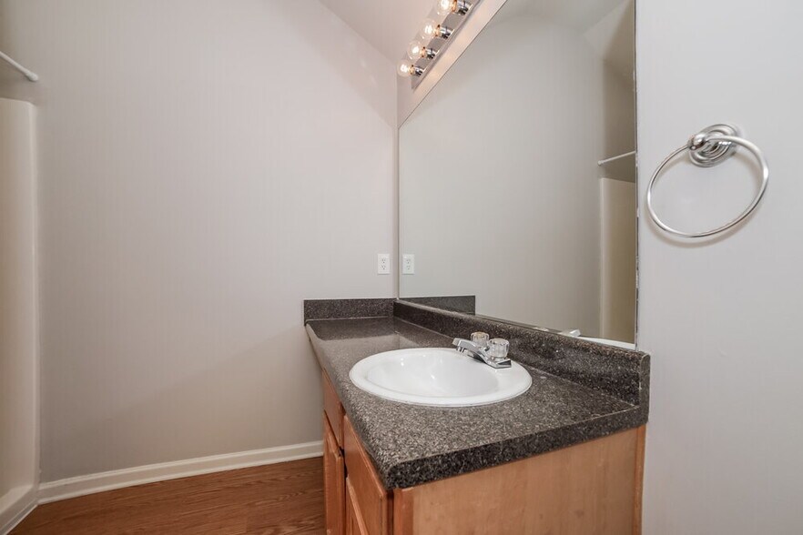 Building Photo - 3112 Berthas Overlook