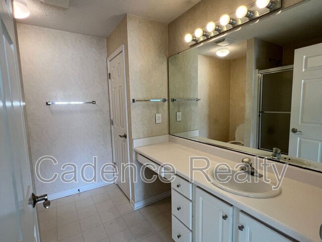 Building Photo - 5002 Hunters Trail