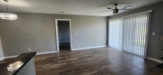 Building Photo - 8854 Eagleview Dr