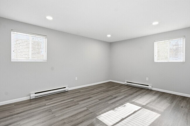 Building Photo - 18 Fountain Ln