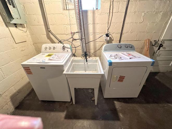 Building Photo - 246 E Meyers St