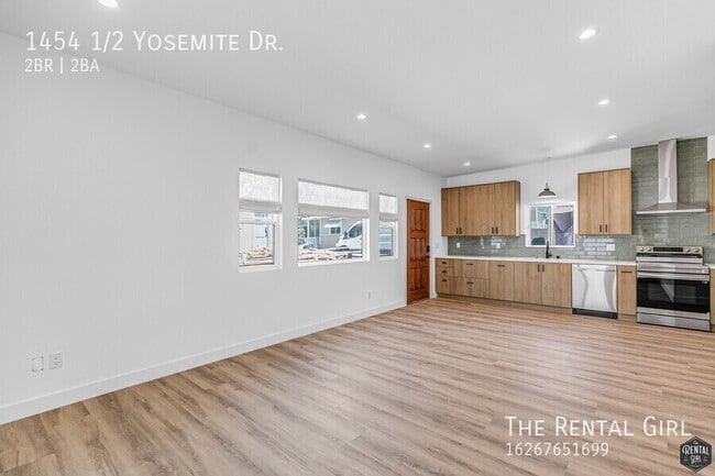 Building Photo - 1454 1/2 Yosemite Dr.-