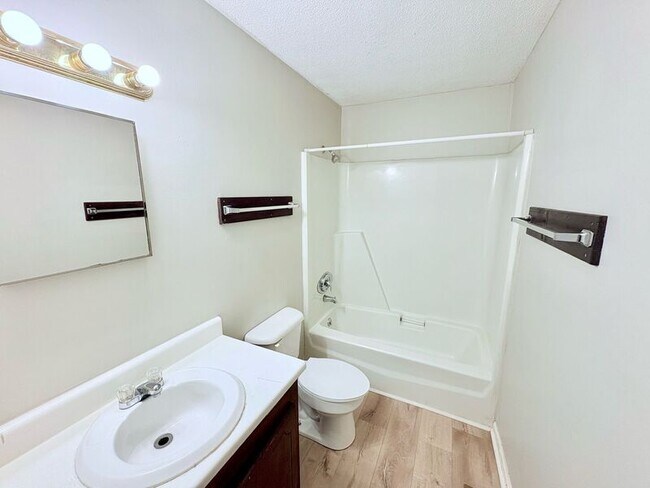 Building Photo - 1108 Tiger Blvd