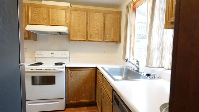 Building Photo - Hajek