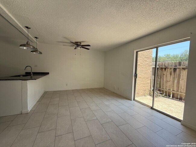 Building Photo - 223 Sprucewood Ln