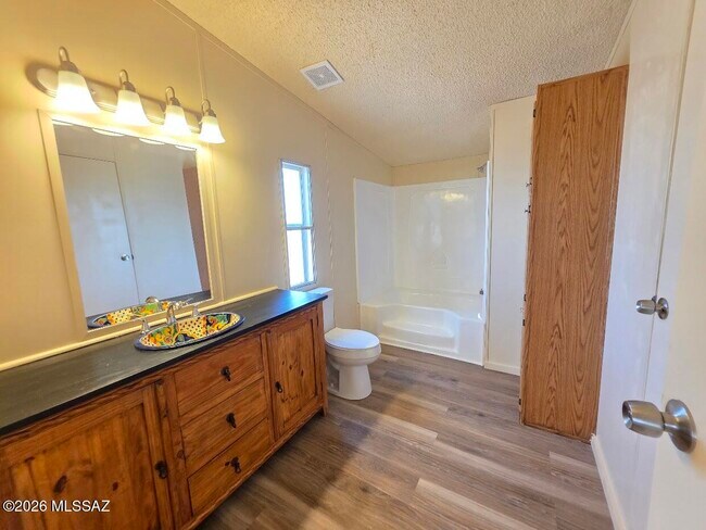 Building Photo - 5606 W Twin Peaks Rd