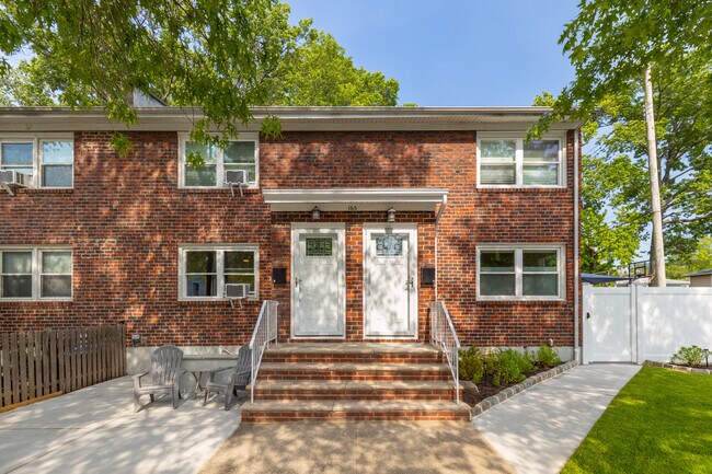 Building Photo - 165 Byrne Ave