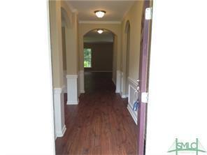 Building Photo - 5 bed 3 bath Home with a Fenced Yard and Hot Tub