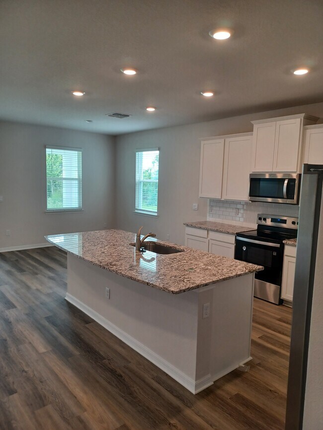 Building Photo - 12067 Kingsley Trl
