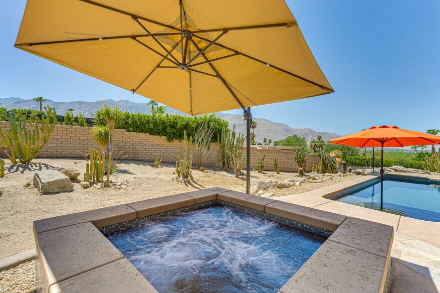 Building Photo - 2800 Cholla Pl