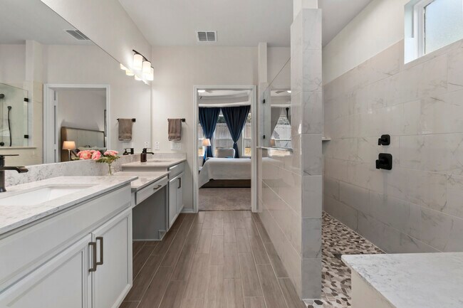 Building Photo - 1711 Dalhart