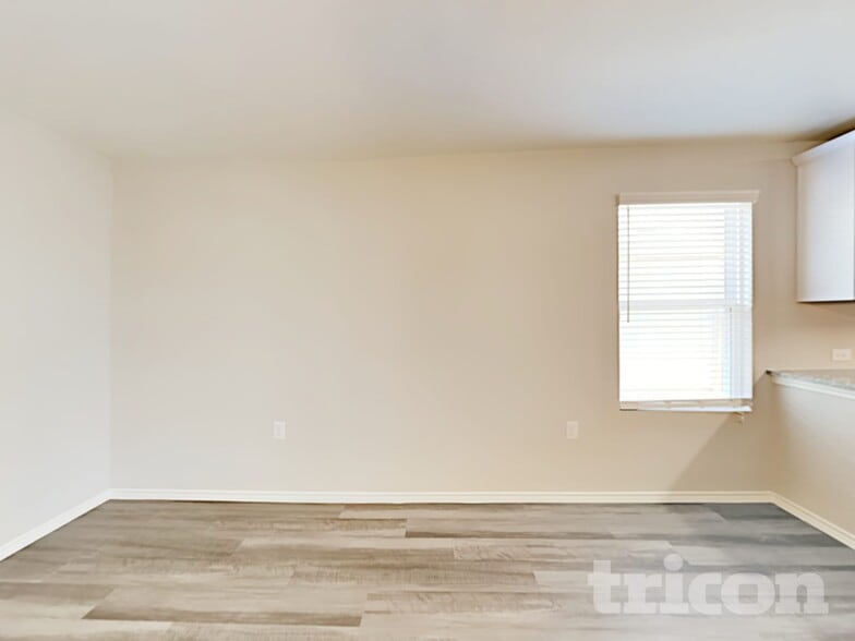 Building Photo - 6815 Hibiscus Falls