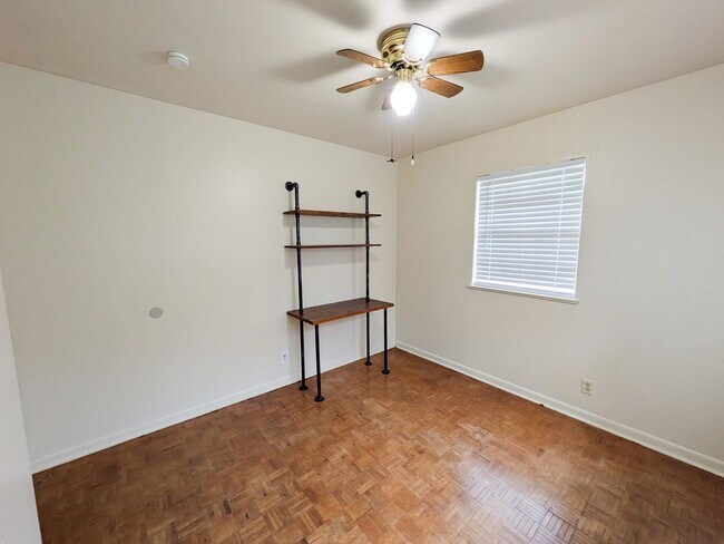 Building Photo - 9225 Shepherd Dr