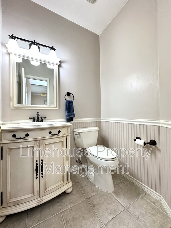Building Photo - 1116 Fern Ln