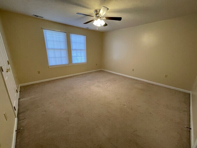 Building Photo - 45586 Curley Ct
