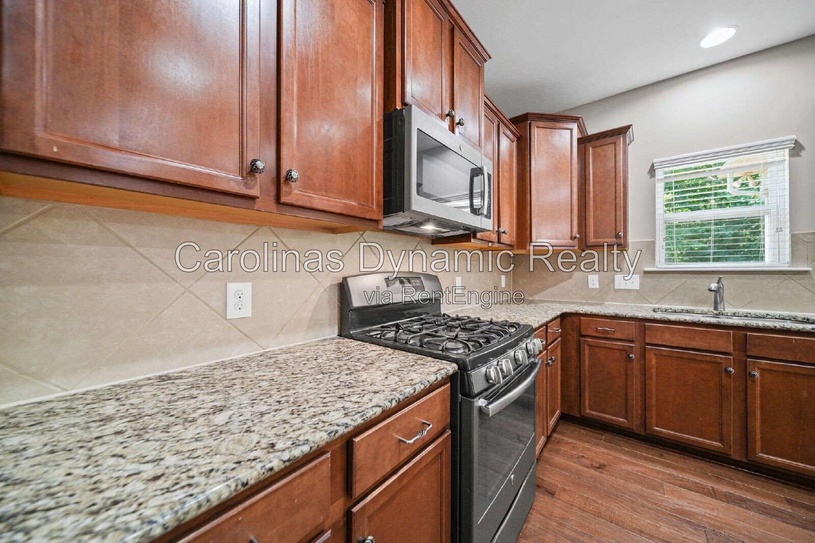 Building Photo - 1912 Madeira Cir