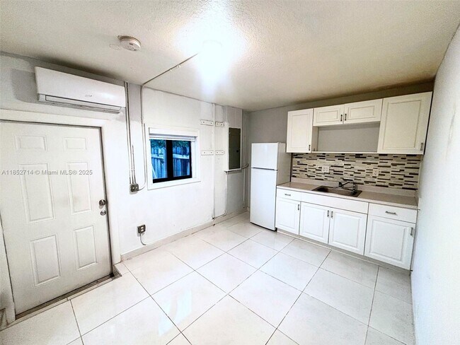 Building Photo - 17252 SW 149th Pl