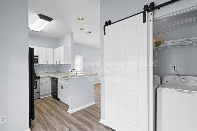 Building Photo - 6443 Mallard View Ln