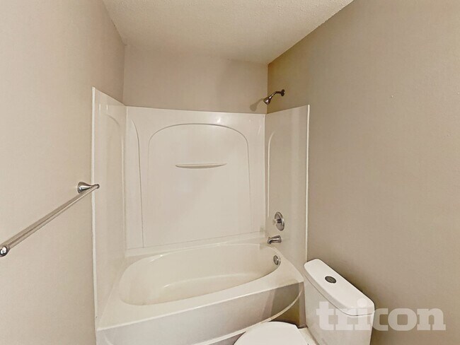 Building Photo - 2675 Chatfield Dr