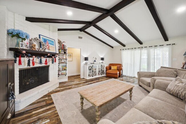 Building Photo - 18438 Point Lookout Dr