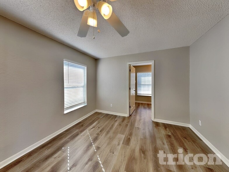 Building Photo - 2425 Bishop Rd