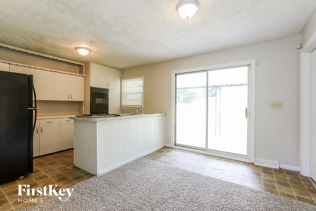 Building Photo - 8405 E 47th St