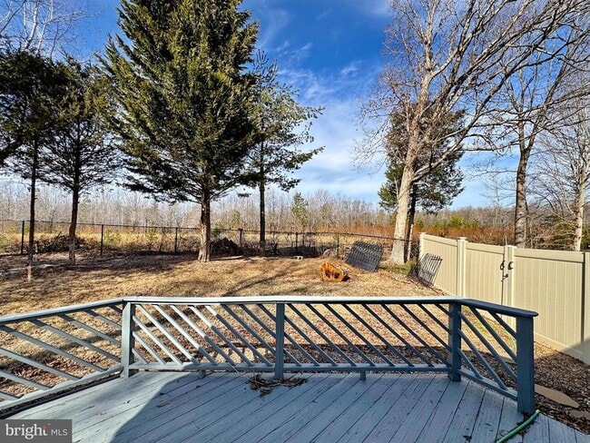 Building Photo - 401 Butternut Ct