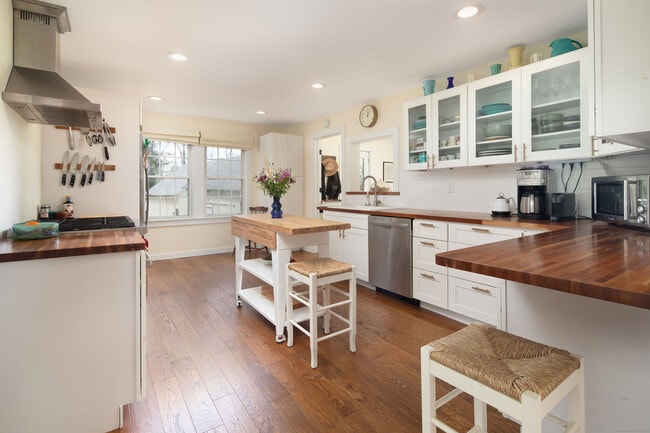Building Photo - 41 Loon Meadow Dr