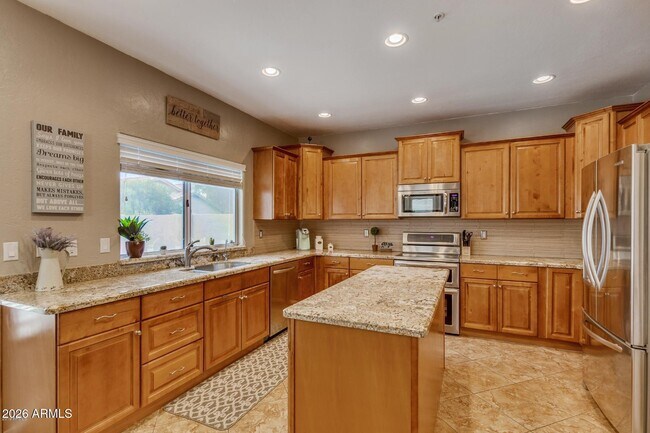 Building Photo - 10045 E Redfield Dr