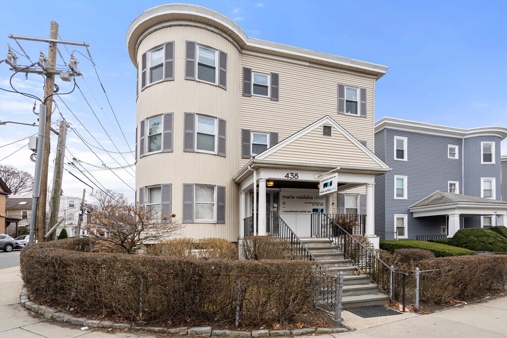 Building Photo - 437 Washington St