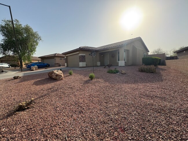Building Photo - READY TO VIEW NOW! Gorgeous 3 Bed 2 Bath i...