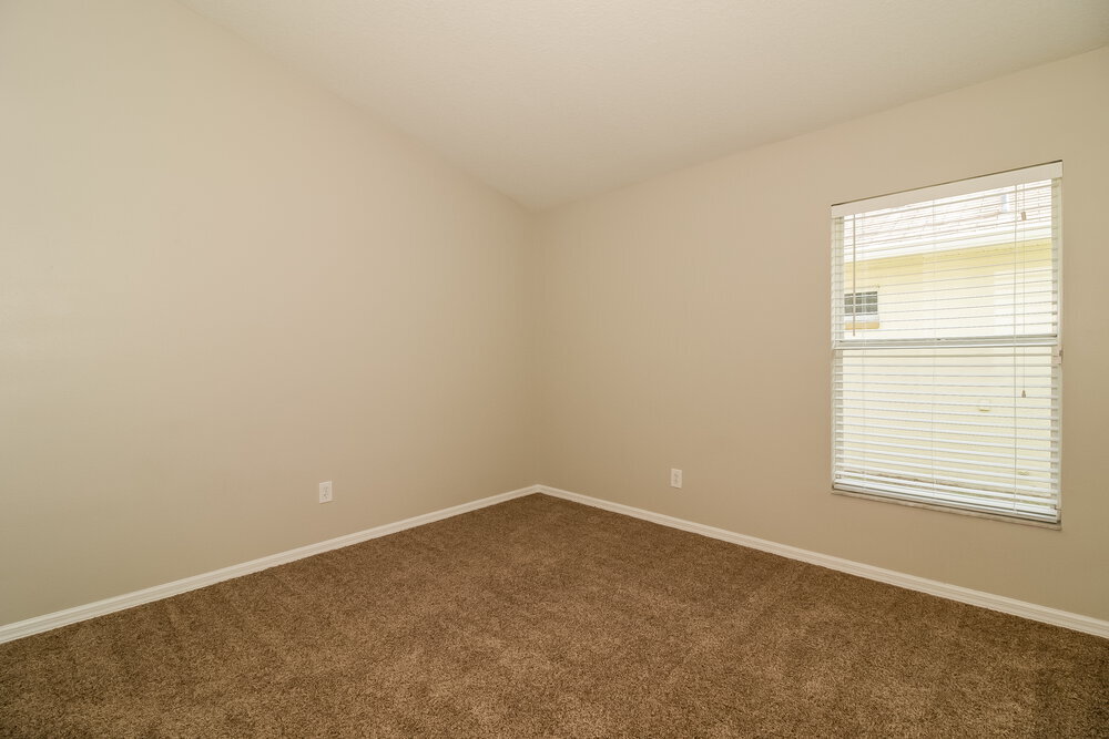 Building Photo - 633 Straw Lake Dr