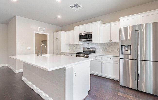 Building Photo - Loma Vista Home on 8800sf Lot for Lease