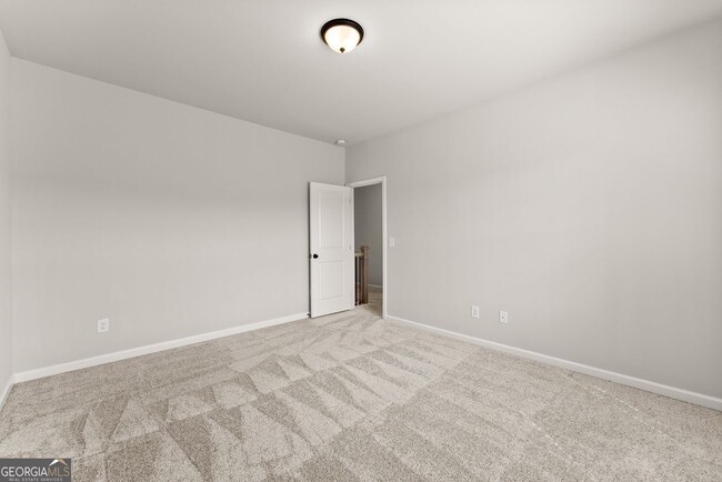 Building Photo - 4656 Silver Oak Dr