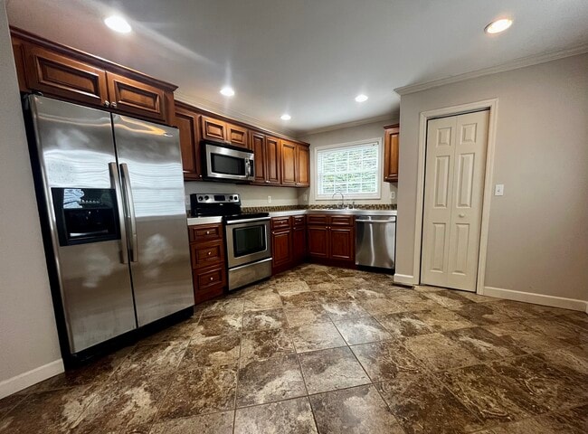 Building Photo - 48 Nathan Drive