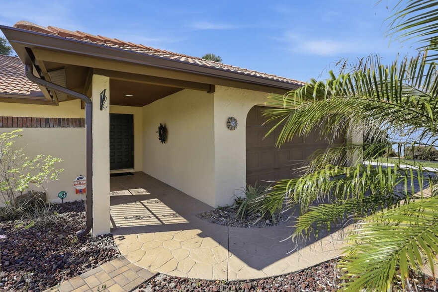 Building Photo - 3 Cherokee Ct W
