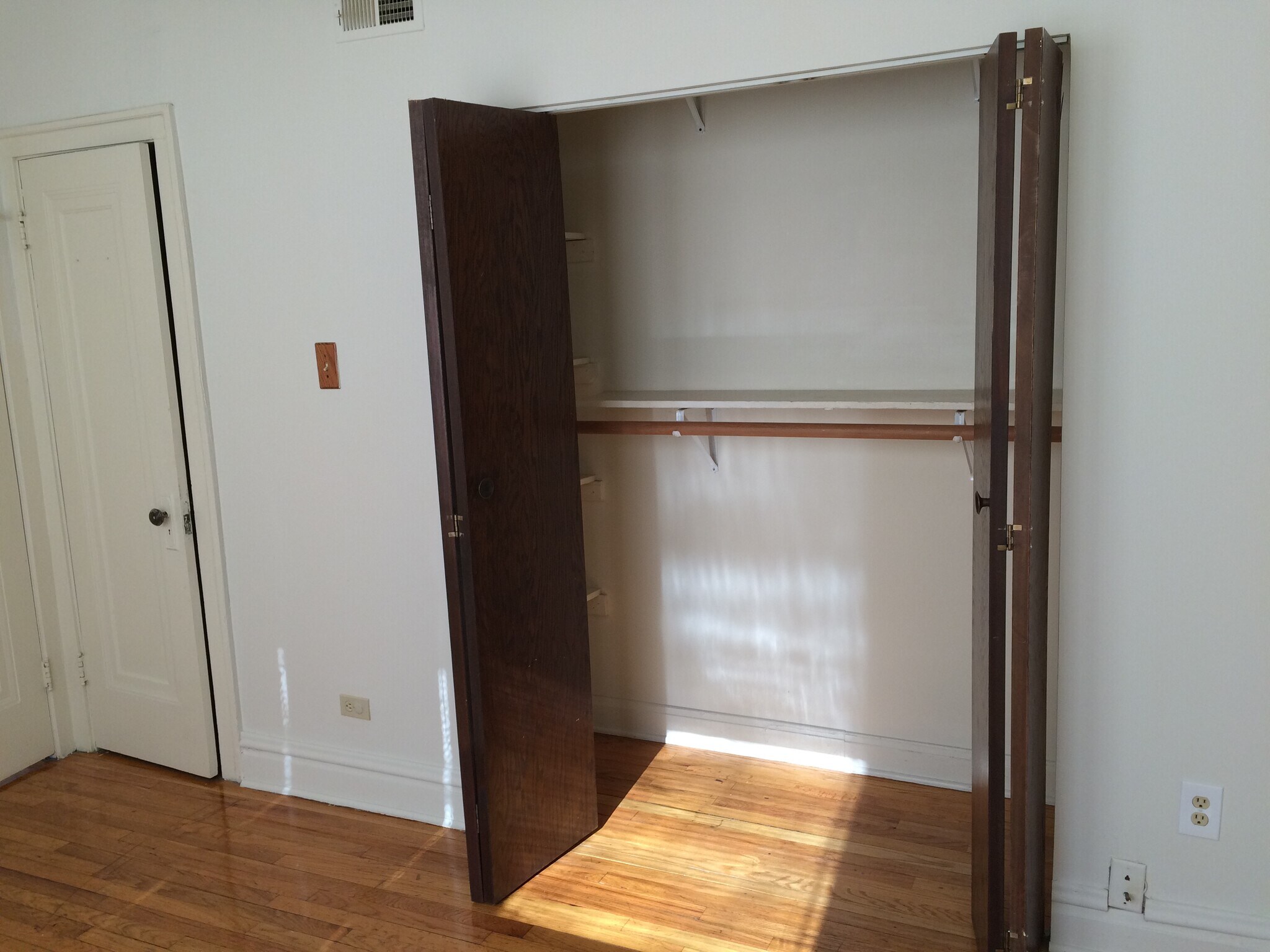 large closets - 5201 N Latrobe Ave