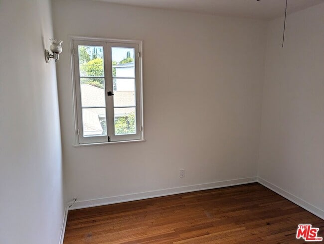 Building Photo - 1612 1/2 Glendon Ave