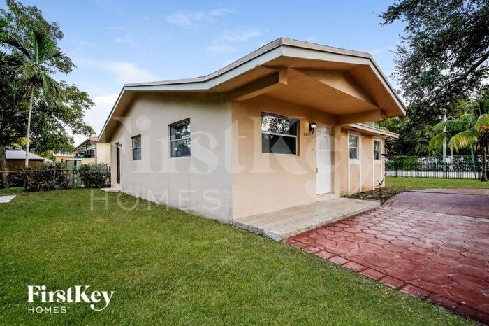 Primary Photo - 9501 NW 2nd Ct