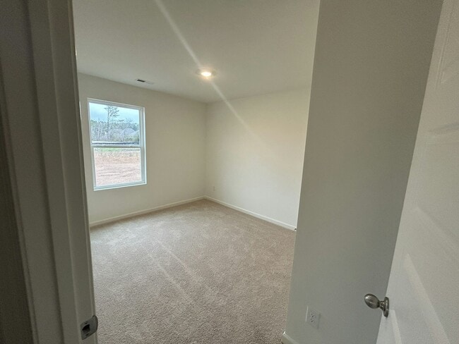 Building Photo - 309 Oakmont Cir